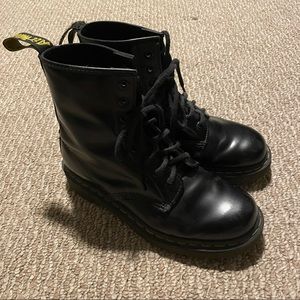 Dr. Marten Smooth Leather 1460 Combat Boot Size 8